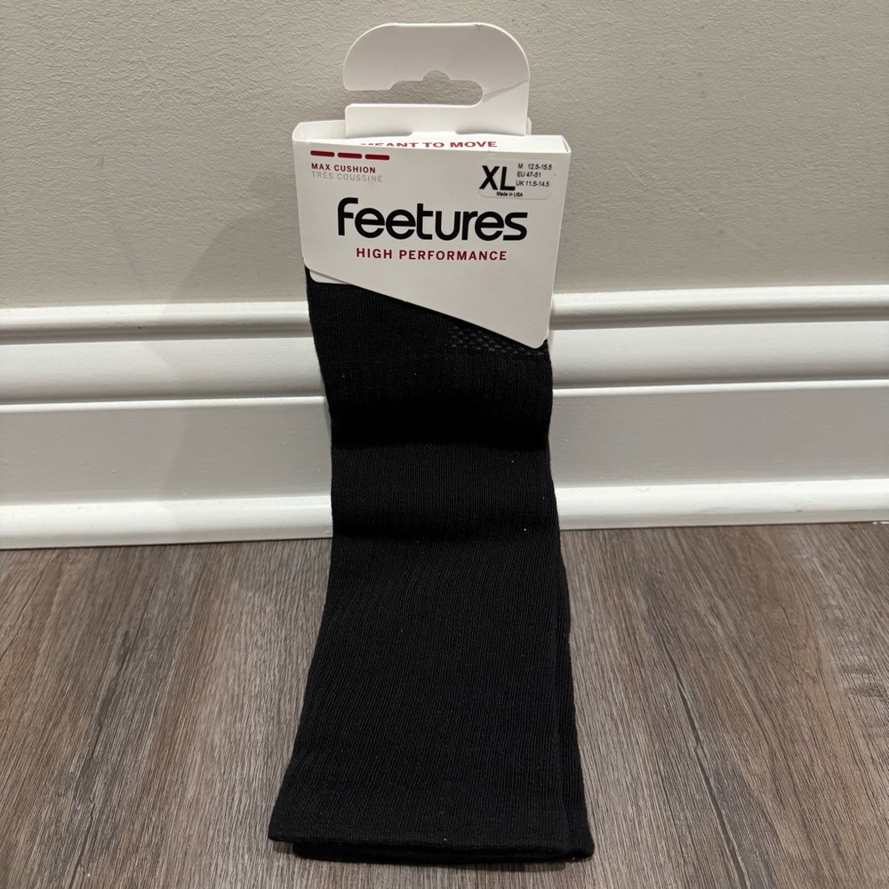 Feetures High Performance Max Cushion Crew Socks